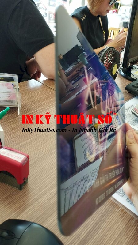 In ảnh trên mica trong 3li - In Kỹ Thuật Số Since 2006