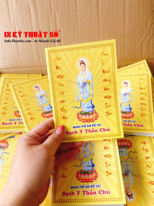 Ấn phẩm Kinh Bạch Y Thần Chú, chất liệu in ruột C150gsm, bìa C200gsm, cán mờ 1 mặt tinh tế