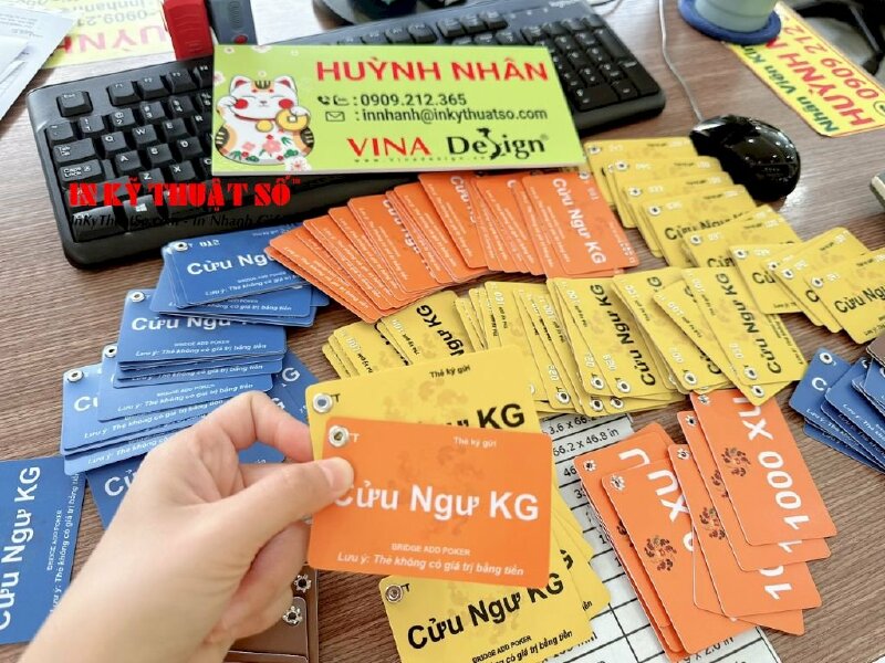 In thẻ nhựa 2 mặt, khuôn chuẩn, ép mờ tại In Kỹ Thuật Số since 2006