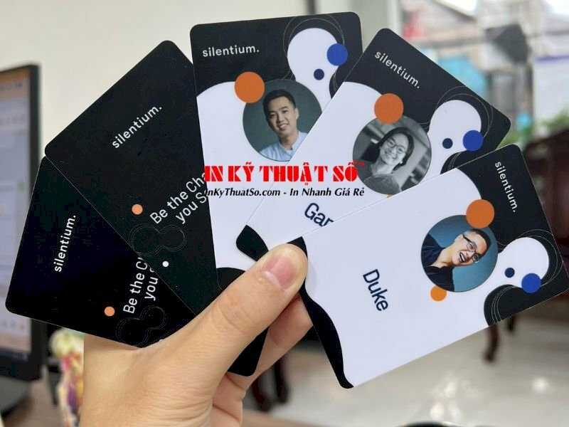 In thẻ nhựa nhân viên - In Kỹ Thuật Số Since 2006