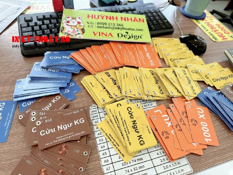 Thẻ ký gửi chất liệu nhựa PVC, ép mờ, dập lỗ theo yêu cầu.
