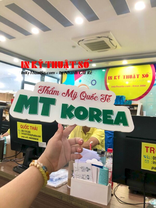 Ấn phẩm hashtag cầm tay chụp hình gia công cắt CNC theo file