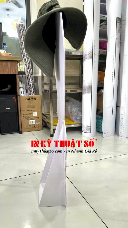 In standee hình người - In Kỹ Thuật Số Since 2006