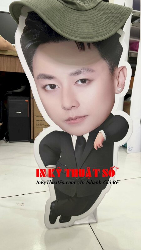 In standee hình người - In Kỹ Thuật Số Since 2006