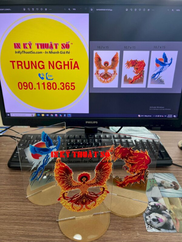 Standee để bàn hình chim phượng hoàng chất liệu mica trong 3li, in UV 1 mặt - In ấn bởi IN Kỹ Thuật Số since 2006