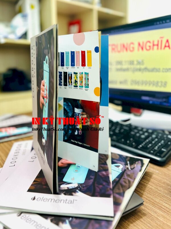 In lookbook sản phẩm quà tặng kích thước A4 bằng công nghệ in Offset