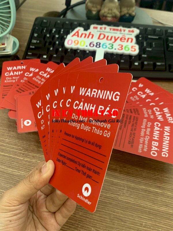 Thẻ cảnh báo cấm vận hành được in bằng chất liệu nhựa PVC 4 lớp bền, chắc