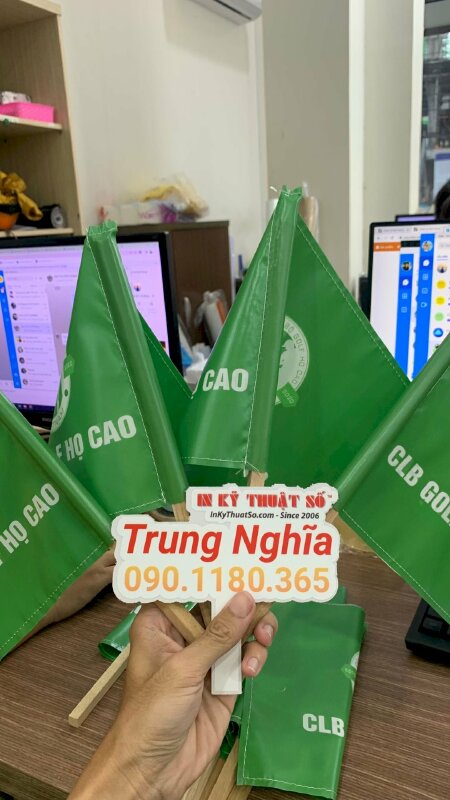 In cờ cầm tay cho các sự kiện góp phần tạo sự trang trọng và nổi bật