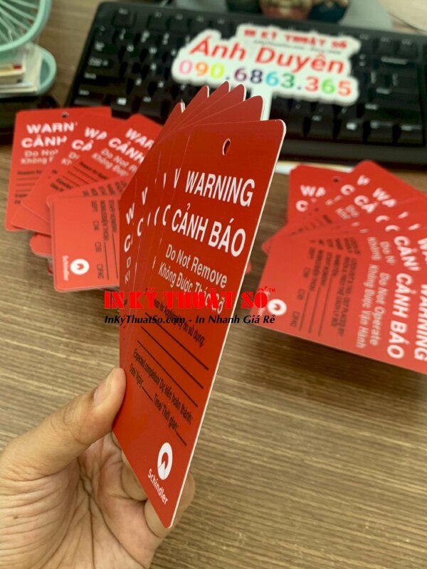 In thẻ cảnh báo cấm màu sắc nổi bật, nội dung in ấn sắc nét, giúp truyền tải thông điệp hiệu quả