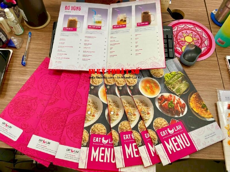 In menu số lượng ít cho quán cơm gà Singapore TPHCM, đóng ghim lò xo hoàn thiện