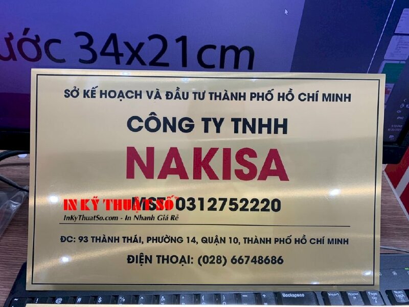 In biển hiệu công ty inox nhôm xước vàng sang trọng - INKTS451