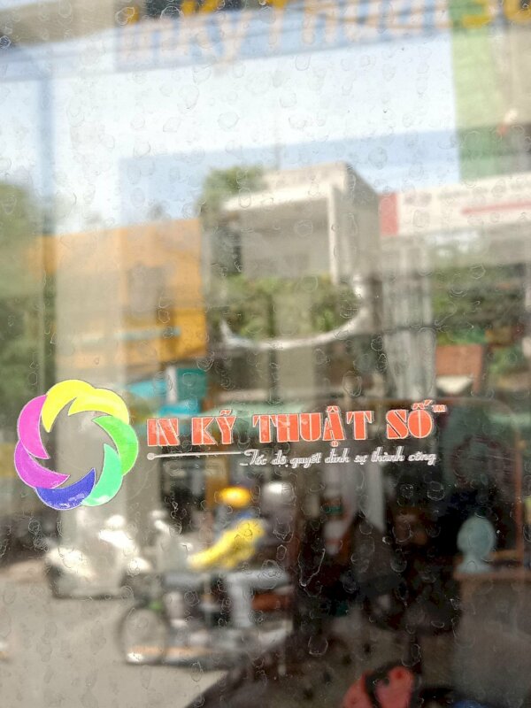Tem nhãn In Kỹ Thuật Số ra đời bằng công nghệ in UV DTF có độ bền cao, màu sắc đẹp mắt, dán mọi bề mặt