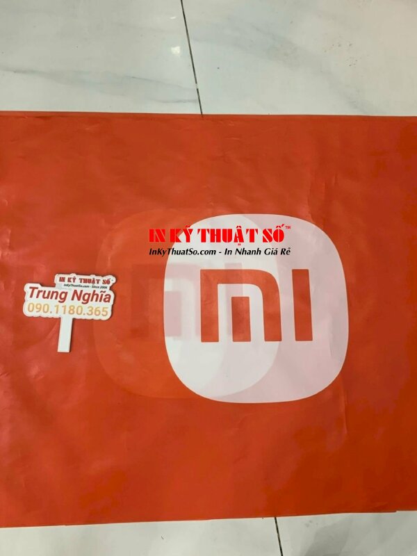Cờ công ty in logo doanh nghiệp, chất liệu vải Silk dầu bóng - In ấn bởi In Kỹ Thuật Số since 2006