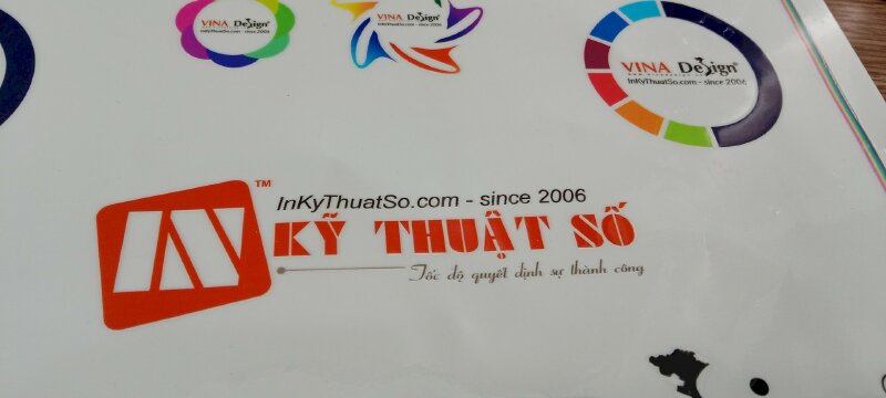 In tem nhãn bằng công nghệ in UV DTF tại 365 Lê Quang Định