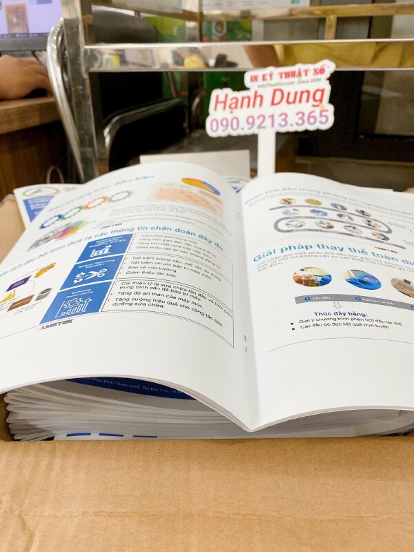 In Catalogue giới thiệu sản phẩm, chất liệu bìa từ giấy C150gsm, ruột giấy Fort 120gsm
