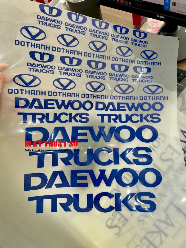 Mẫu decal in áo bảo hộ lao động theo yêu cầu - In ấn bởi In Kỹ Thuật Số since 2006