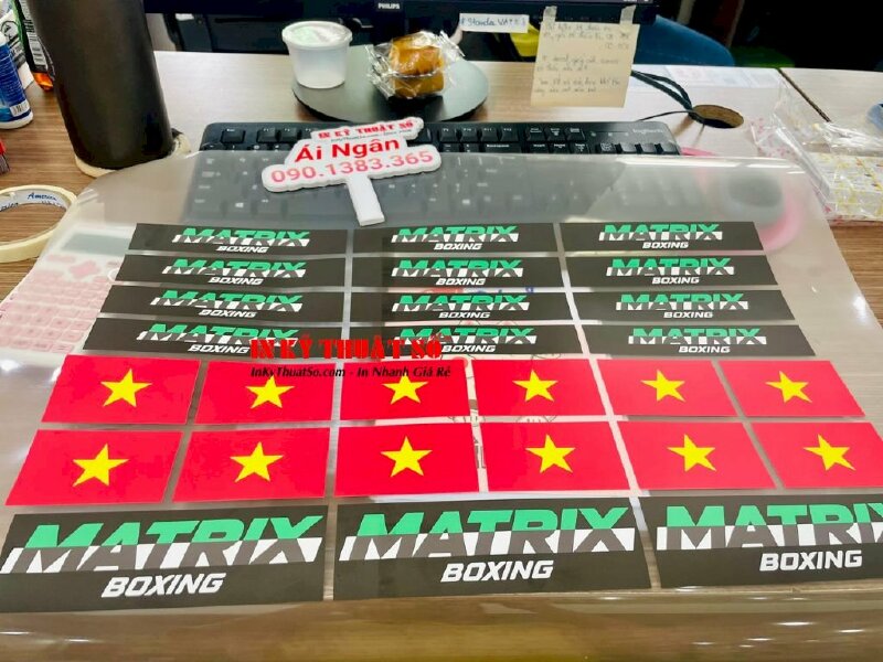 In decal nhiệt bằng công nghệ hiện đại cho màu sắc rõ nét, bền màu, độ bám mực tốt