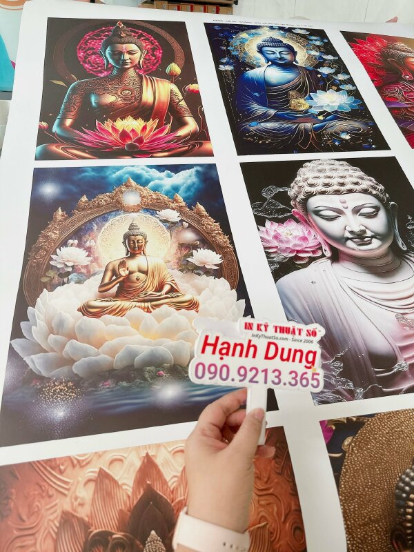 In tranh Phật giáo với chất liệu giấy in ảnh mực dầu. Ấn phẩm in sắc nét, đẹp và chất lượng