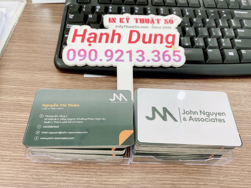 In name card nhựa bóng in 1 mặt, in name card luật sư điều hành - INKTS779