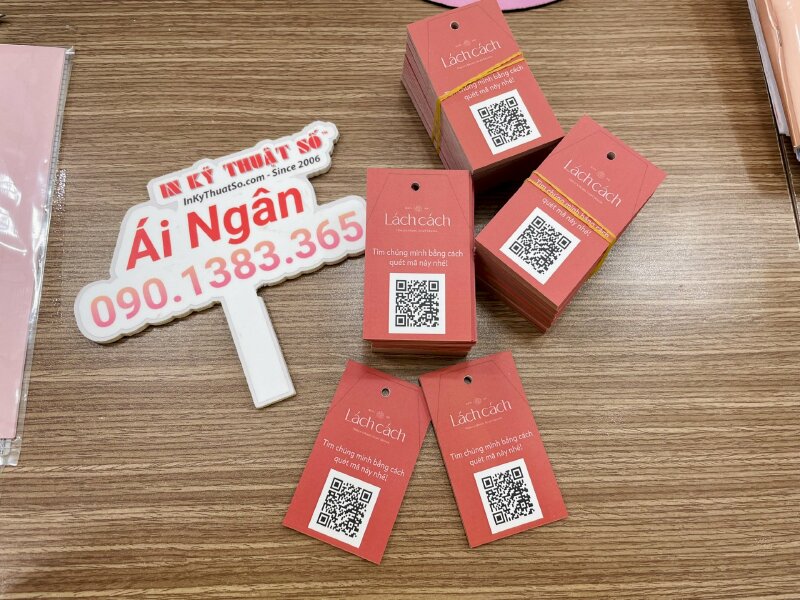 In tag treo shop hoa, tag cho tiệm hoa, tag gắn giỏ hoa tên cửa hàng có mã QR code - INKTS795