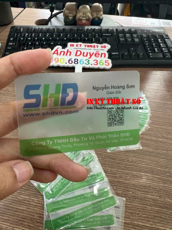 In name card, card visit trong suốt tích hợp mã QR code - In ấn bởi In Kỹ Thuật Số since 2006
