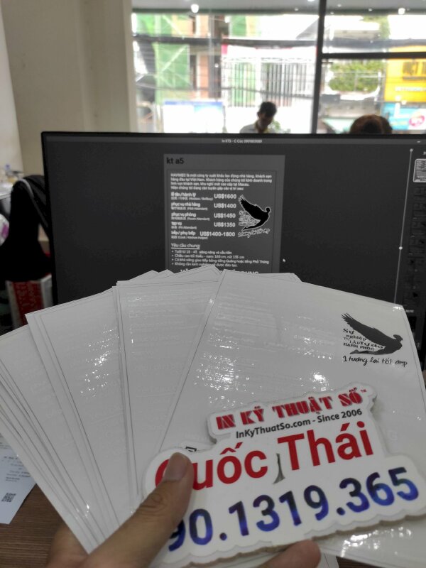 nhãn UV DTF dán thiệp mica trong suốt, bảng mica Acrylic sang trọng