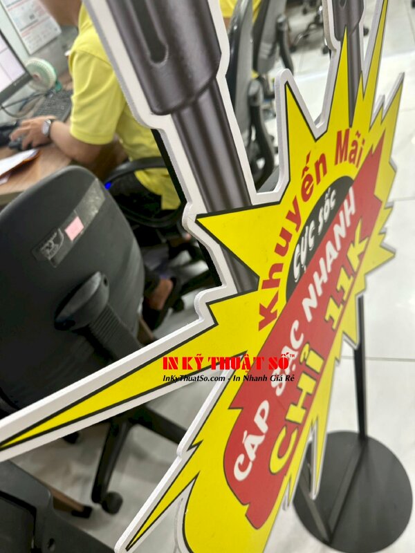 Thiết kế, in standee theo yêu cầu, in mọi số lượng