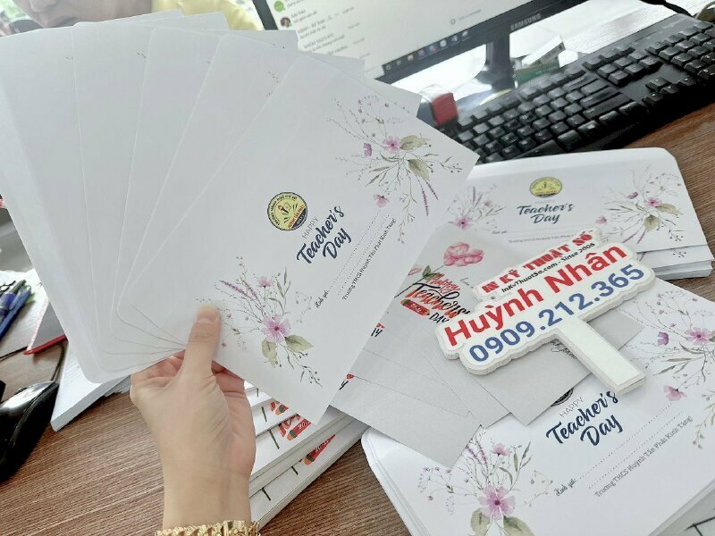 In thiệp chúc mừng 20/11 theo yêu cầu, in mọi số lượng