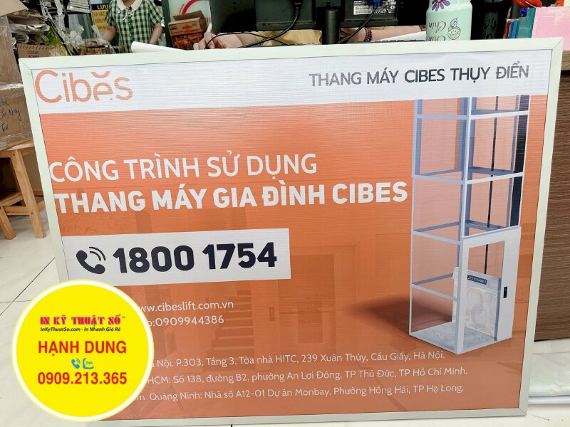 In biển bạt khung sắt giới thiệu sản phẩm treo tường văn phòng công ty, in bạt Hiflex 3.2zem - INKTS885