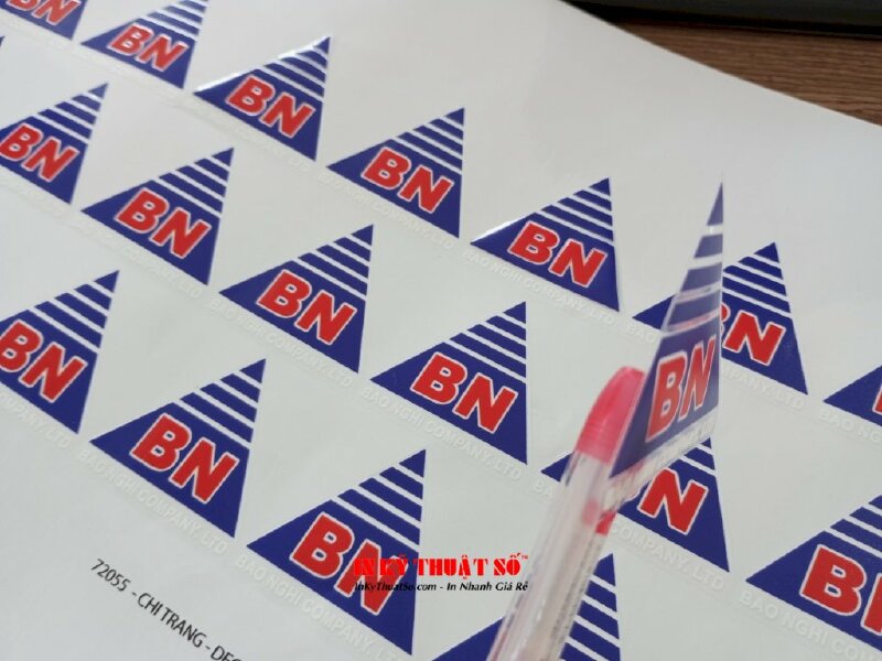 In logo công ty thiết bị công nghiệp, in tem logo hình tam giác - INKTS865