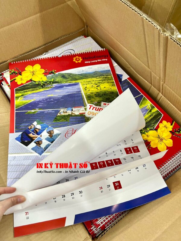 Mẫu lịch treo tường 7 tờ in cho doanh nghiệp làm quà tặng khách hàng