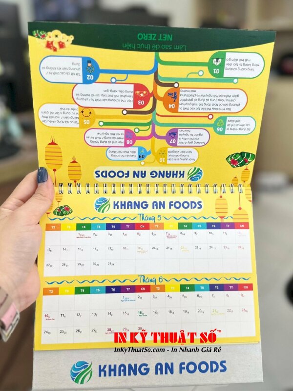 In lịch bàn chữ A chất liệu giấy C250gsm, bìa đế bồi Carton