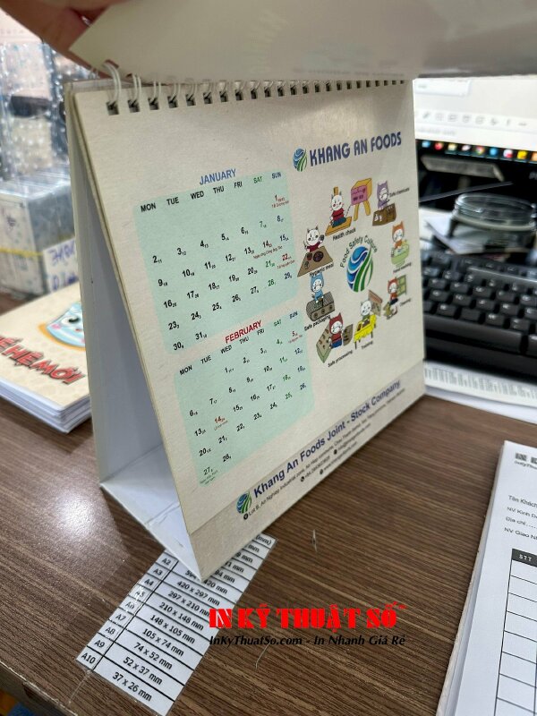 Thiết kế, in lịch bàn chữ A với nhiều mẫu mã và kích thước đa dạng