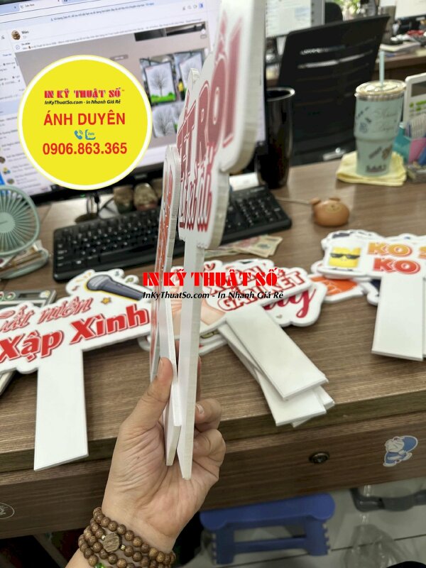 In Hashtag cầm tay tiệc tất niên công ty Year end party theo yêu cầu