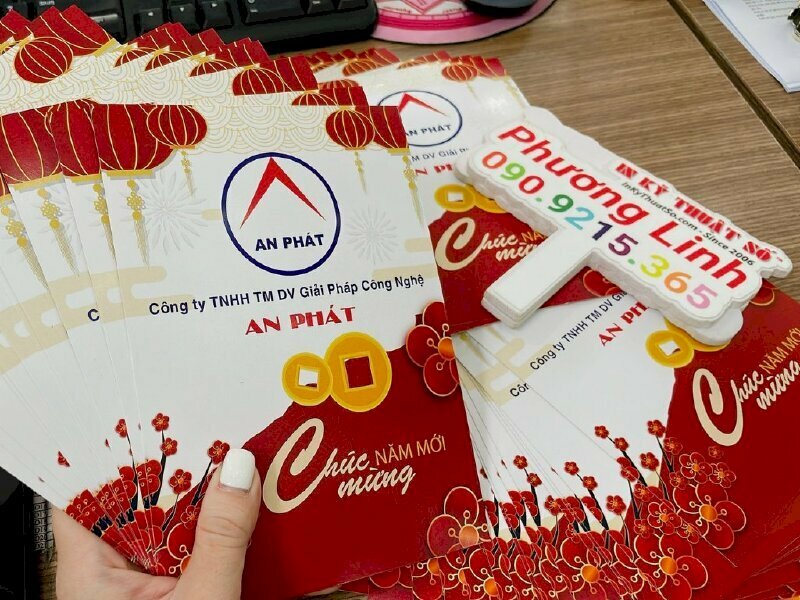 In thiệp chúc mừng năm mới công ty khách hàng đối tác