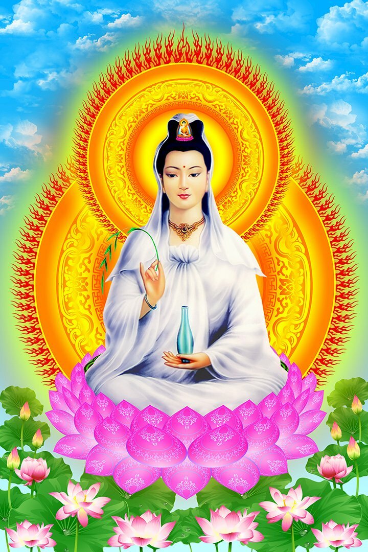 Hình ảnh Phật Quan Âm đẹp đang ngồi trên đài sen tỏa hào quang sáng ngời, phía dưới là các bông hoa sen đua nở.