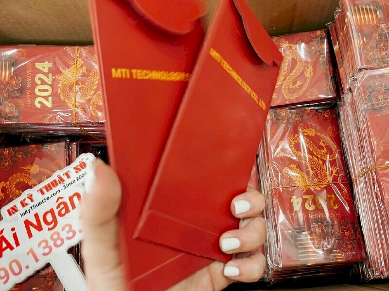 In bao lì xì cao cấp ép kim làm quà tặng nhân viên công ty