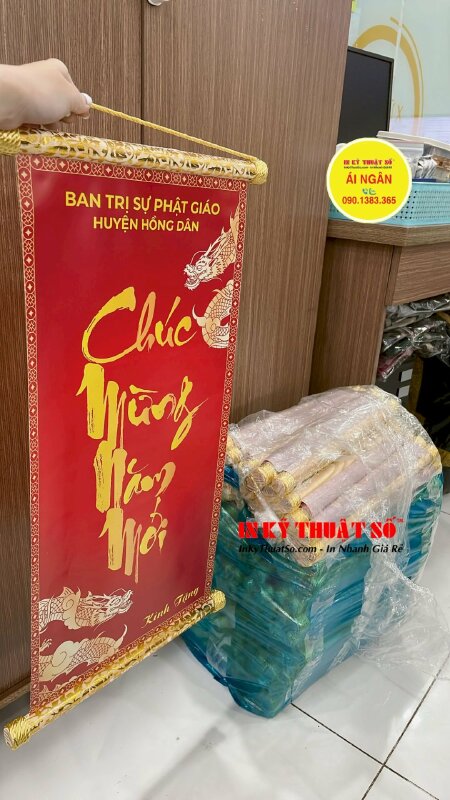 In cặp liễn tết Chúc Mừng Năm Mới làm quà tặng từ ban trị sự Phật Giáo