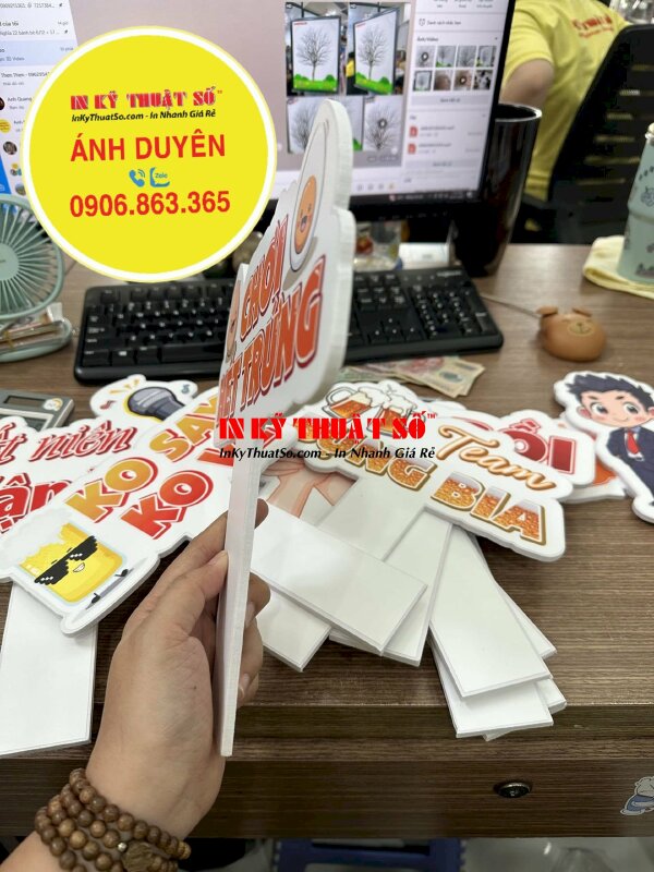 Mẫu Hashtag cầm tay bồi format 5li 1 mặt chắc chắn, bền chắc 