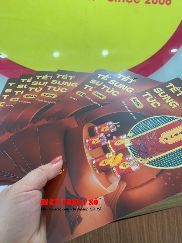 In thẻ treo hộp quà Tết, thẻ treo nhựa quảng cáo sản phẩm, in số lượng theo yêu cầu, in nhanh giá rẻ
