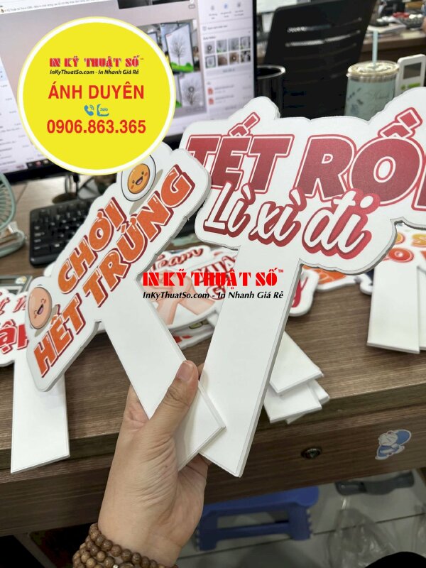 Hashtag cầm tay chất liệu PP bổi format 5li, gia công cán màng mờ, cắt CNC theo hình - In ấn & gia công tại In Kỹ Thuật Số since 2006