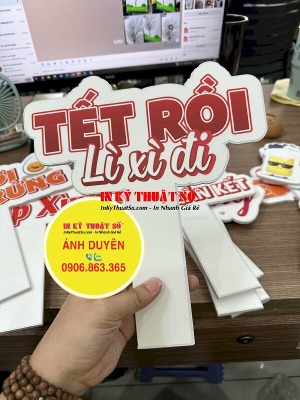 Hashtag cầm tay ra đời bằng công nghệ in phun kỹ thuật số hiện đại tại 365 Lê Quang Định, Bình Thạnh, TPHCM