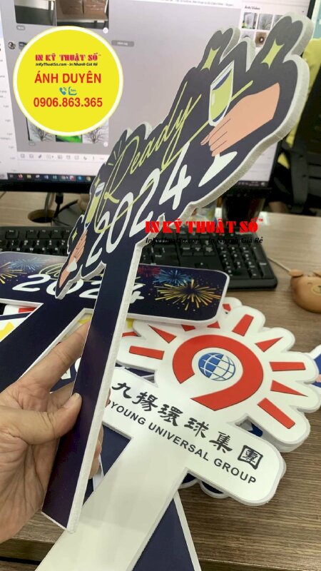 Hashtag cầm tay PP cán format dày 5li, gia công cắt CNC theo hình