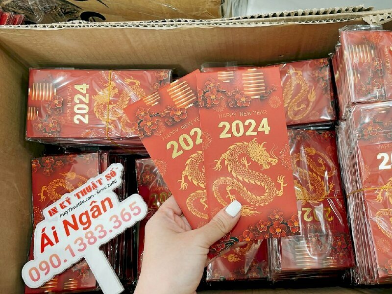 In bao lì xì Tết giá rẻ, có thiết kế độc quyền và in theo yêu cầu các mẫu bao lì xì in logo, bao lì xì in tên thương hiệu