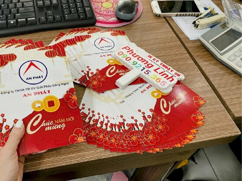 In thiệp chúc Tết giấy C300gsm, in 2 mặt không màng - Thiết kế & In ấn tại In Kỹ Thuật Số since 2006