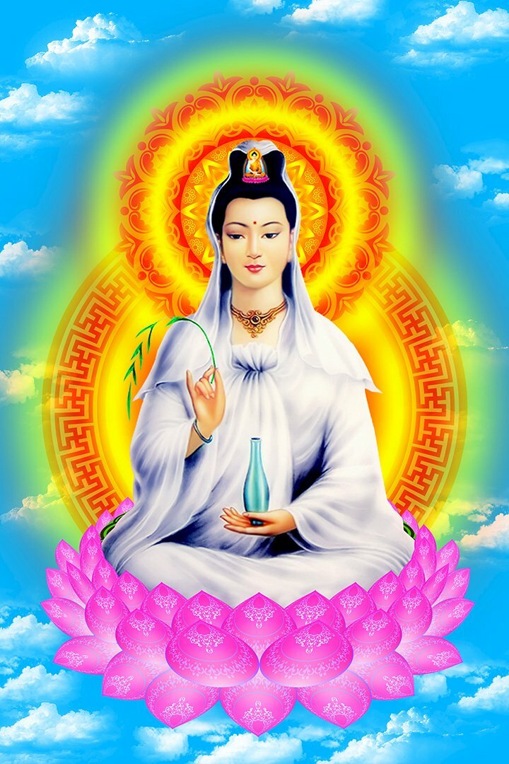 Hình ảnh ngài Quán Thế Âm Bồ Tát mặc y trắng tay cầm bình nước cam lộ, tay cành dương liễu hiển thị trên nền trời xanh mây trắng.