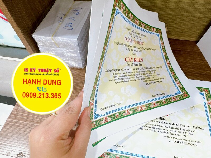 In giấy khen đạt thành tích xuất sắc cho cán bộ đơn vị, cơ quan nhà nước, in bằng khen giấy E250gsm - INKTS1117