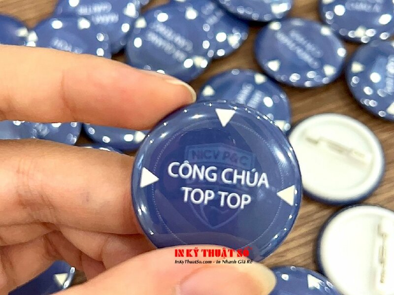 In huy hiệu nhựa cài áo, huy hiệu slogan tròn - INKTS1036