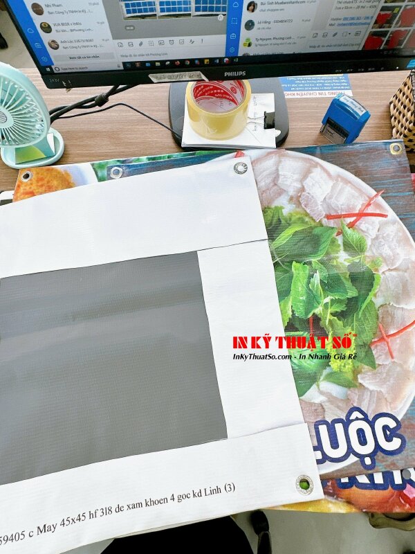 In bạt hiflex 1 mặt gia công đóng khoen 4 góc giúp treo quảng cáo tiện lợi