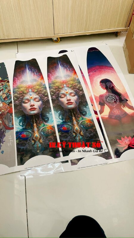 In tem decal sữa dán trang trí bằng công nghệ in phun kỹ thuật số trên chất liệu decal sữa nhựa, cán màng bóng